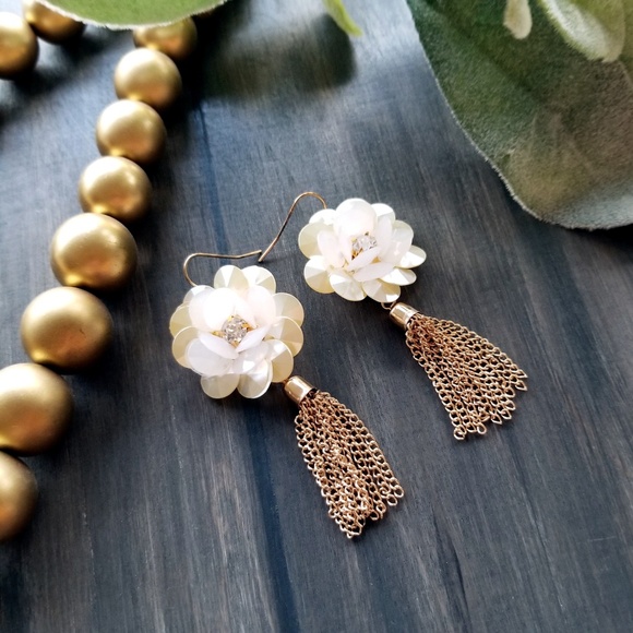 earrings | vintage rose tassels - Picture 2 of 7